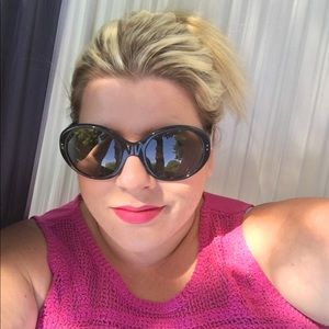 Meet your Posher, Cynthia